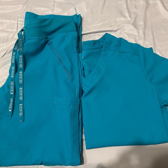 Med Couture (Insigts) Teal Scrub Set SZ XS - regular straight leg w/slits - Picture 1 of 9